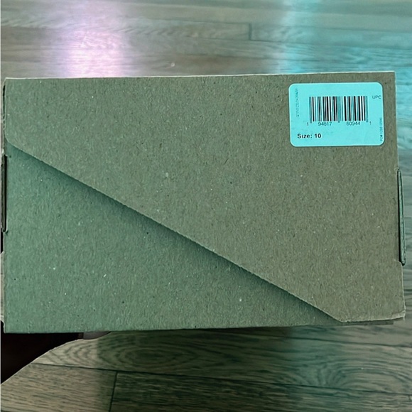 *Brand New* Yeezy foam runners size 10 - Picture 4 of 5